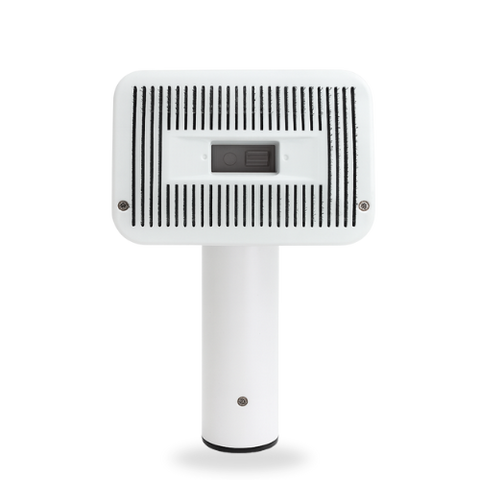 Witte handheld SmartPaw naaldkamkop met knopbediening en ronde handgreep op een witte achtergrond